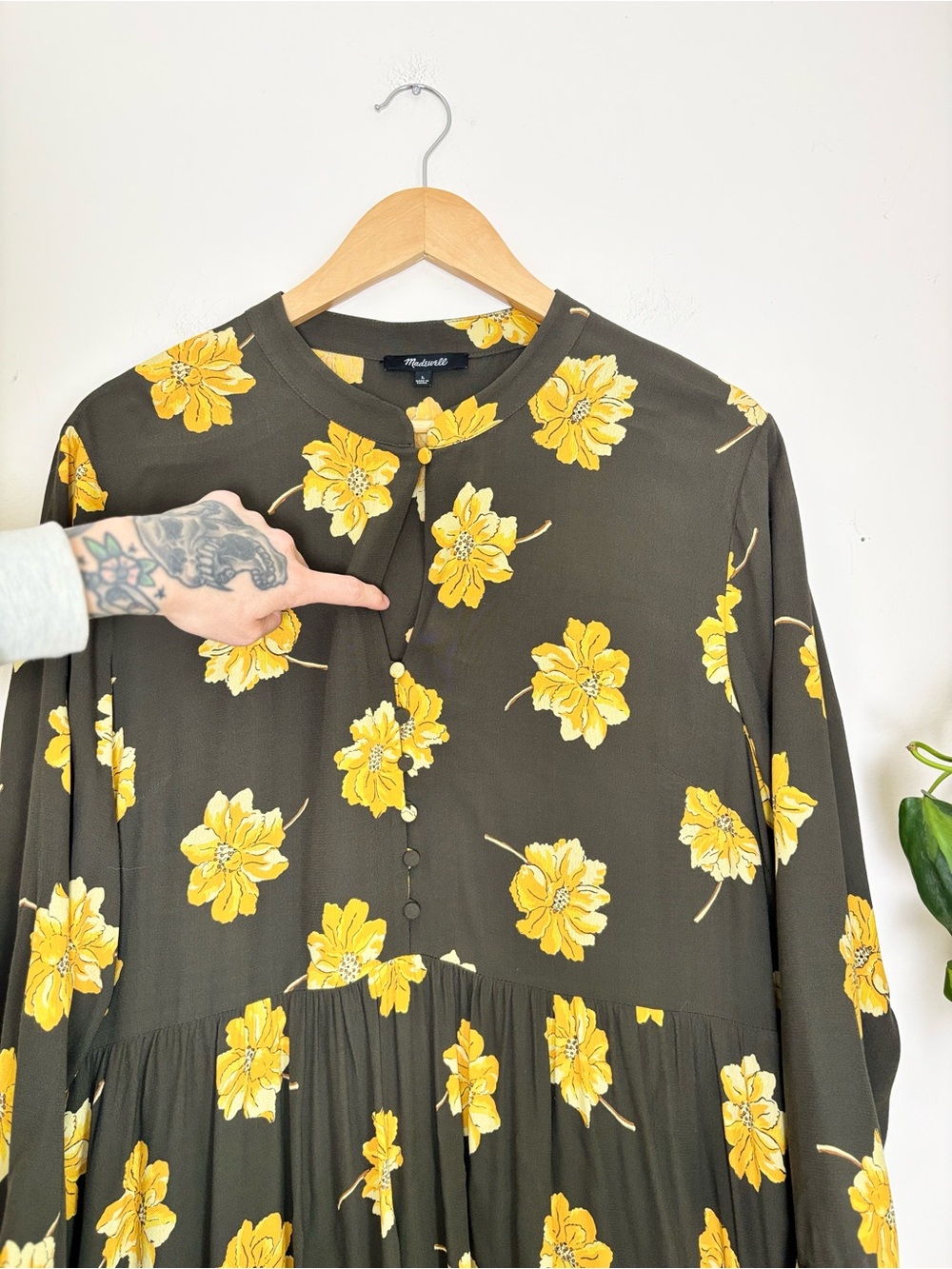 Madewell Button-Front Tier Dress in Fall
Flowers - Picture 7 of 9